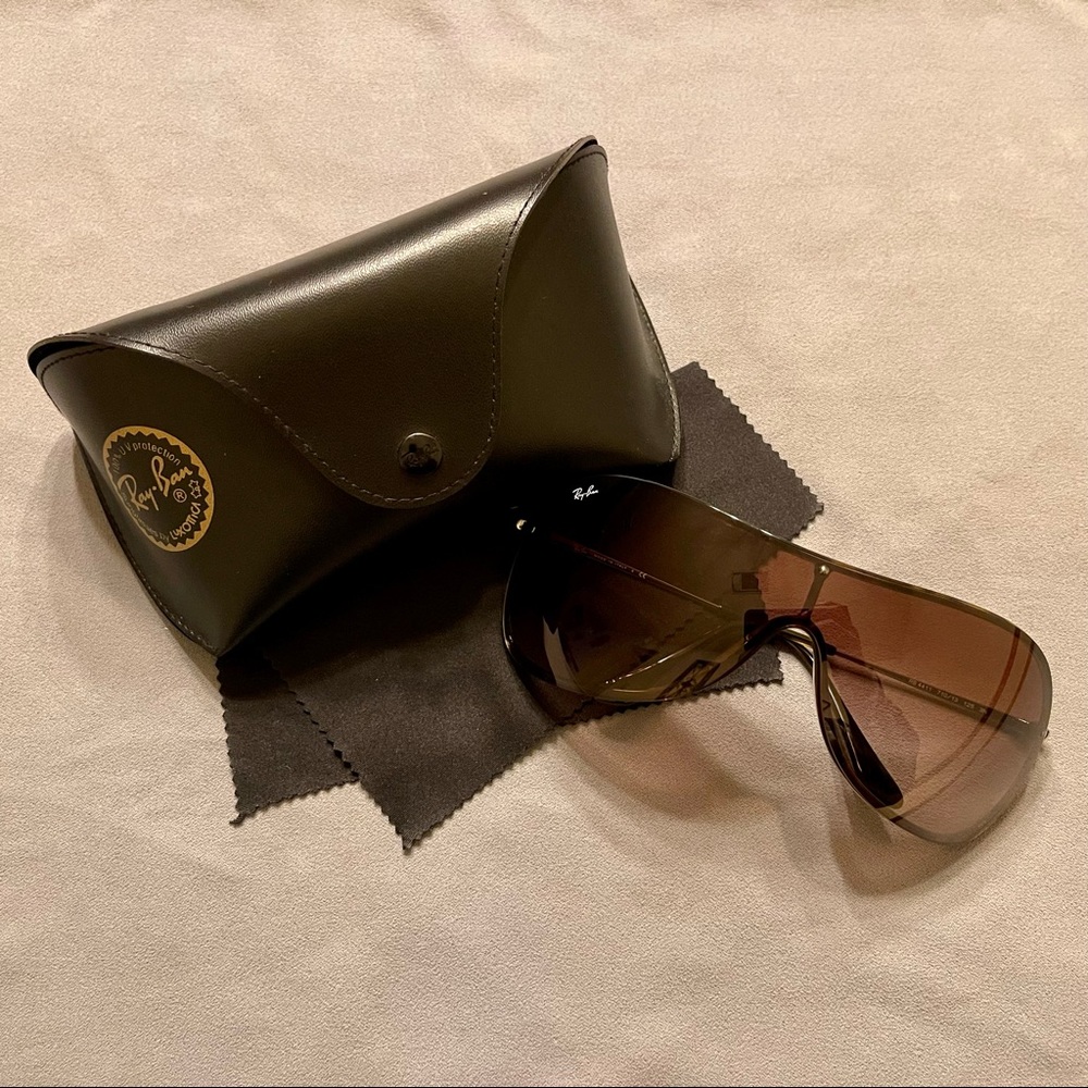 Ray-Ban Brown Sunglasses with Black Case
